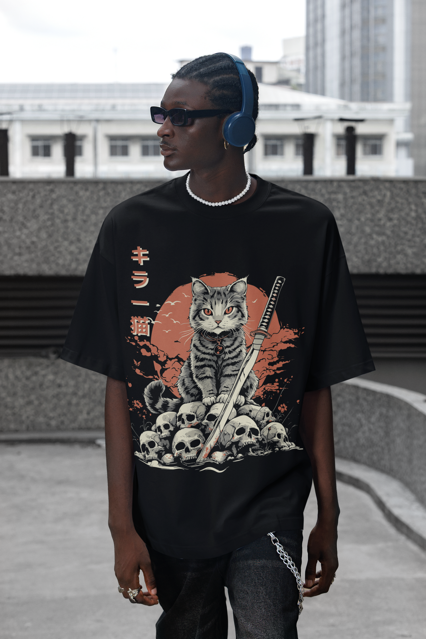 Mizuchi Clothing Samurai Cat Eclipse oversized T-shirt showcasing samurai warrior cat and neon red moon print.